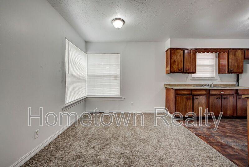 821 Ne 81st St - Photo 7 of 32