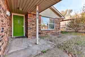 featured image of 605 W Clarke St