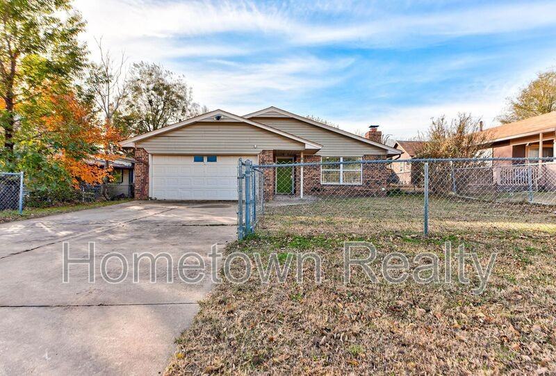 605 W Clarke St - Photo 3 of 44