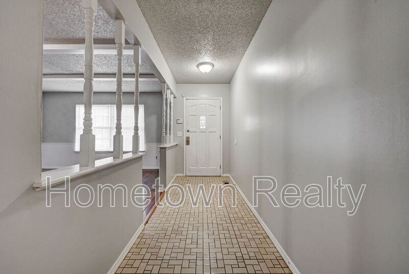 605 W Clarke St - Photo 7 of 44