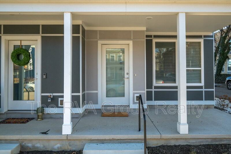 918 Porter St #A - Photo 3 of 40