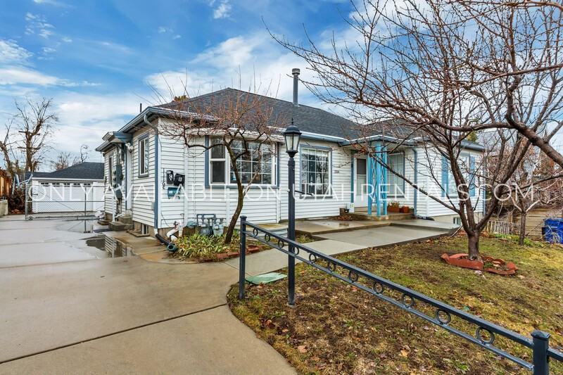 1116 E St #C - Photo 2 of 7