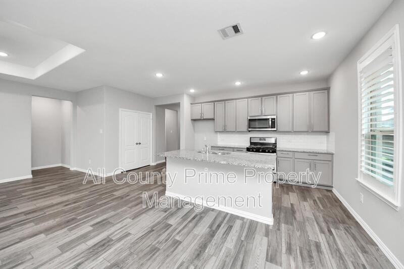 31215 Whitfield Ct - Photo 5 of 24