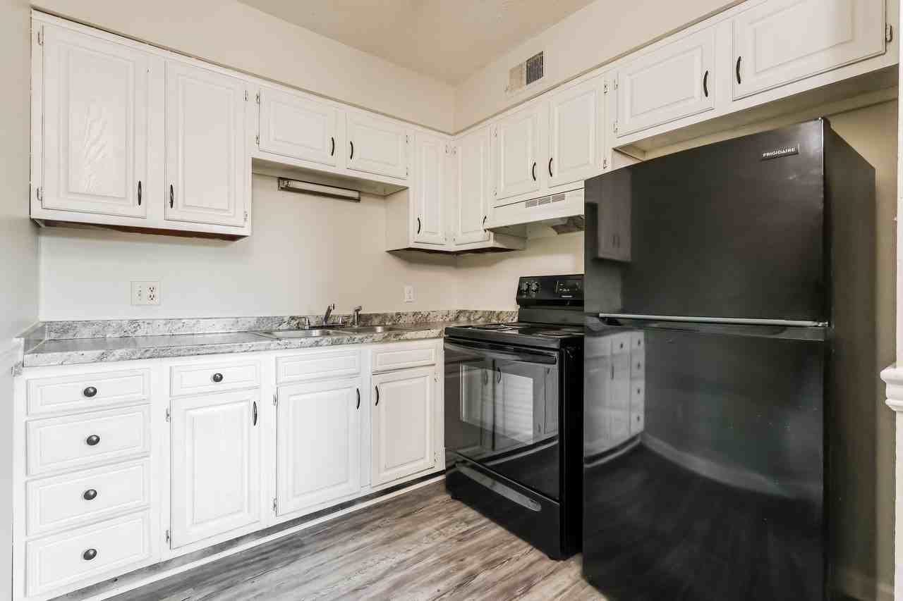 Garden View Apartments - Photo 3 of 37