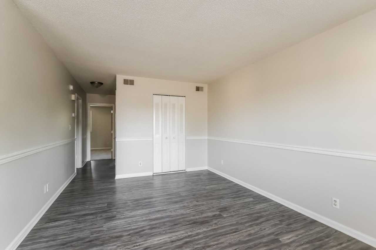 Garden View Apartments - Photo 4 of 37