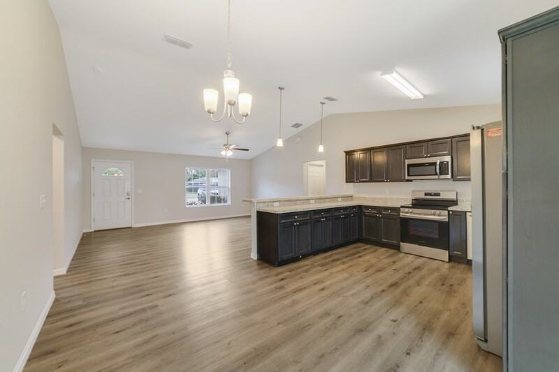 5624 Pecan Rd - Photo 3 of 10