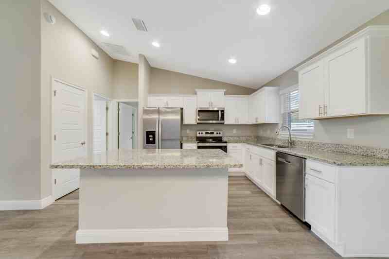 67 Olive Dr - Photo 3 of 11