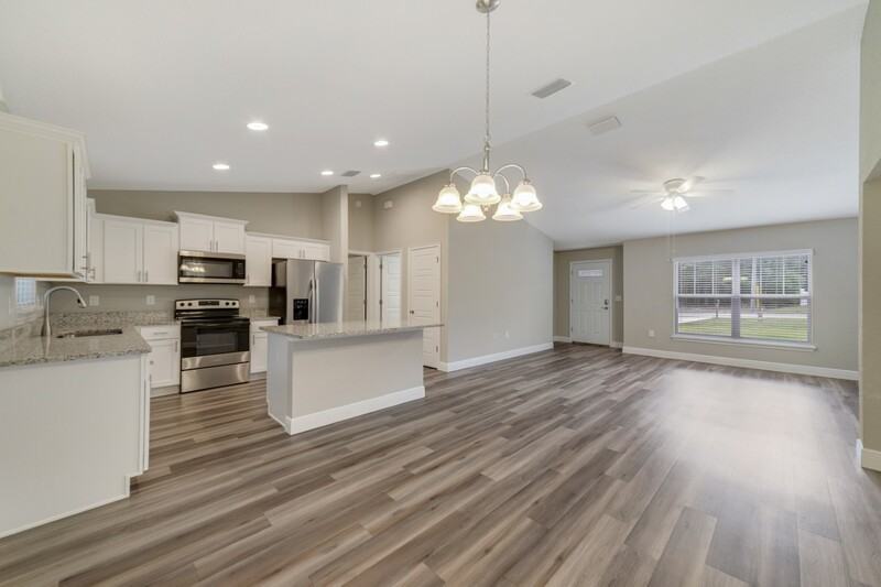 10057 N Athenia Dr - Photo 2 of 11