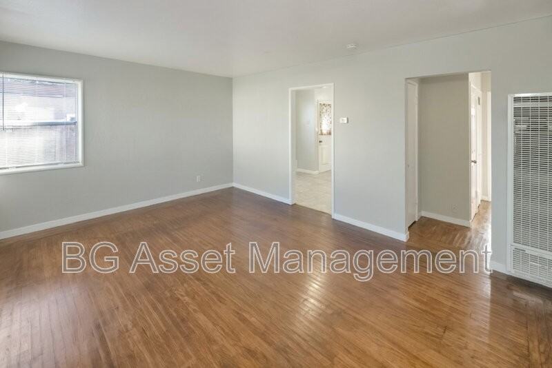 1812 Reid Ln - Photo 2 of 27