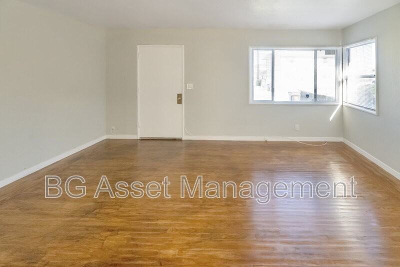 1812 Reid Ln - Photo 4 of 27