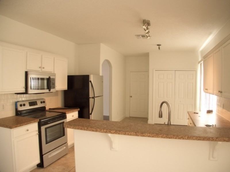 244 Cotswold Cir - Photo 2 of 10