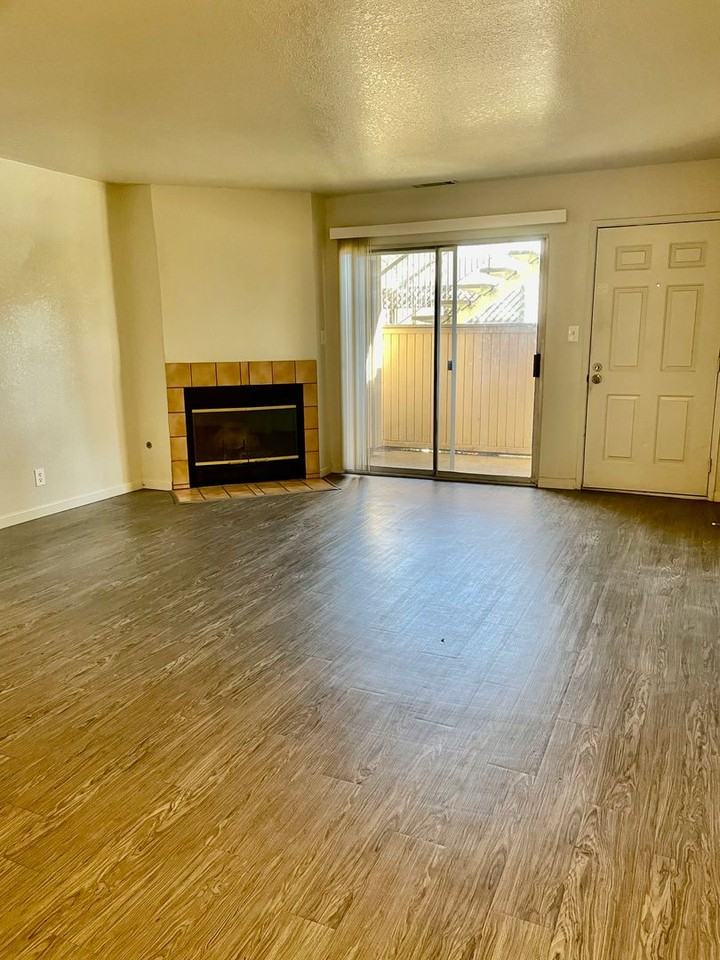 Hollister Apartment Complex - Photo 7 of 17