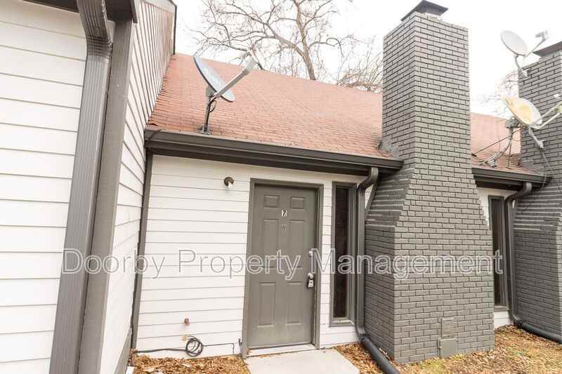 18 S Germantown Rd #7 - Photo 2 of 13