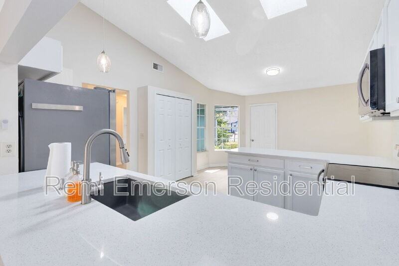 7951 Merrimac Cove Dr - Photo 7 of 21