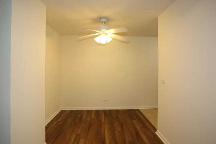 540 W Roscoe St #275 - Photo 4 of 18