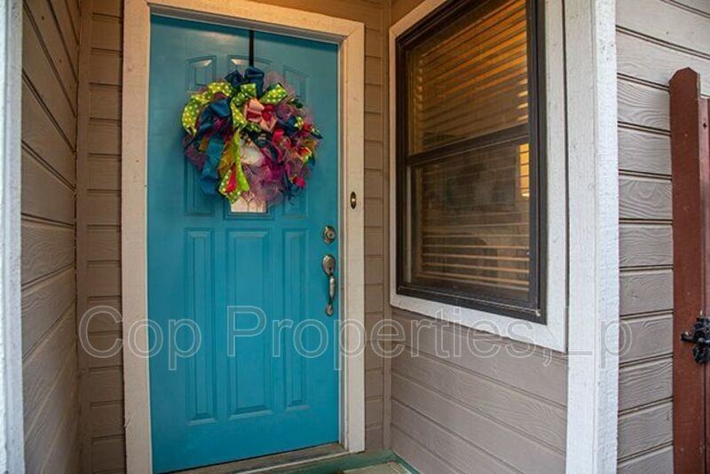 16807 Cedar Tree Way - Photo 3 of 32