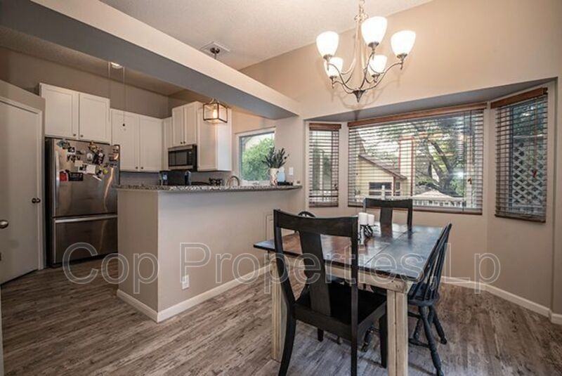 16807 Cedar Tree Way - Photo 5 of 32