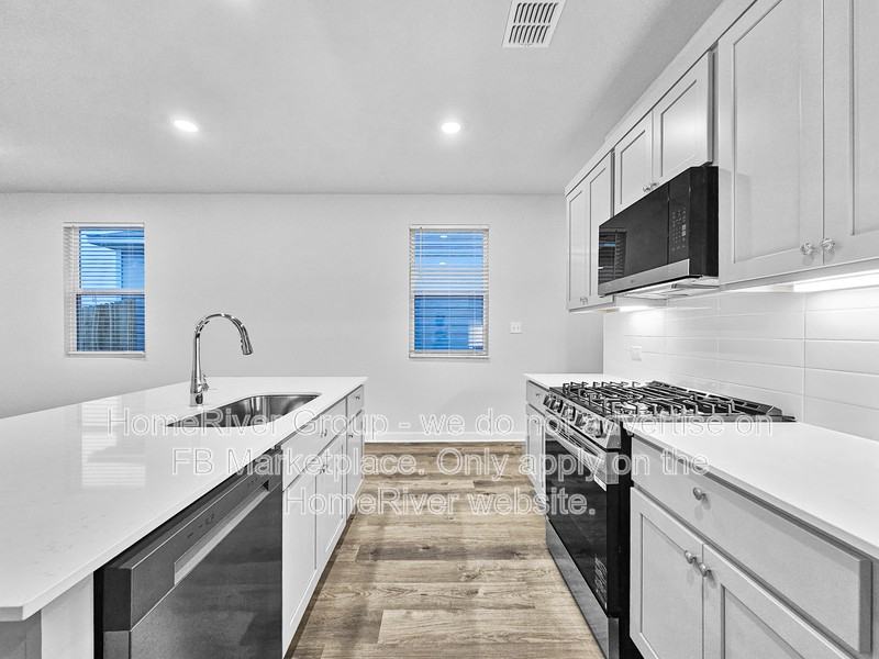 13421 Swift Wind Dr - Photo 4 of 23