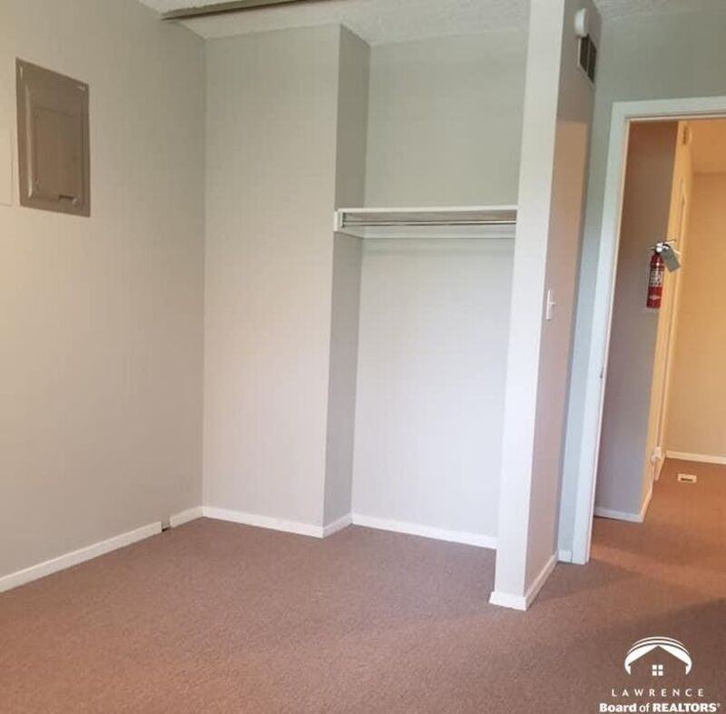 1125 Tennessee St - Photo 6 of 7