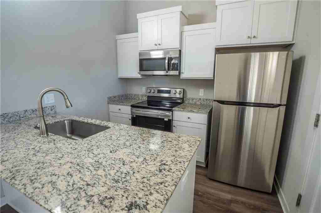 704 N Honey Locust Bnd - Photo 5 of 15