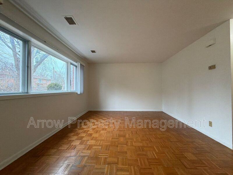 1424 S 20th St - Photo 2 of 9