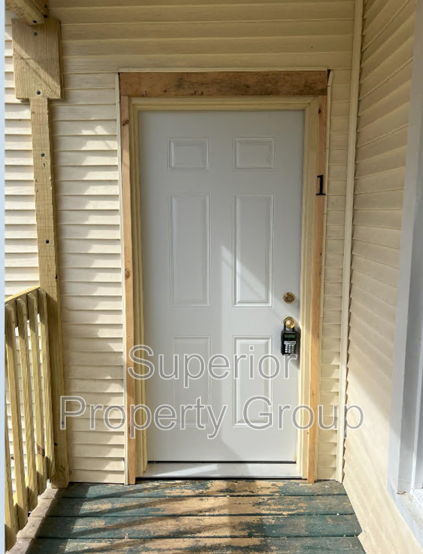 416 S Locust St - Photo 2 of 15