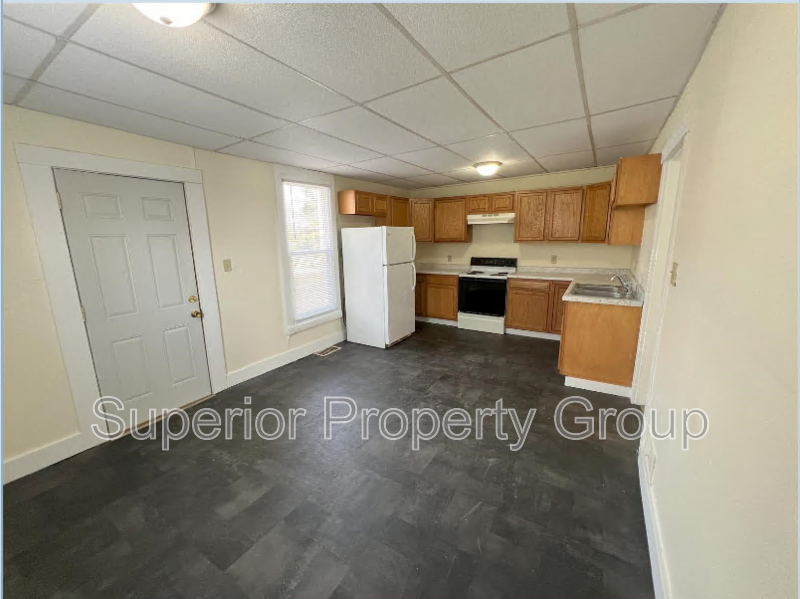 416 S Locust St - Photo 3 of 15