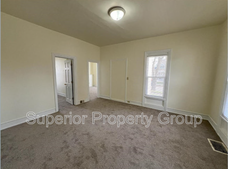 416 S Locust St - Photo 7 of 15