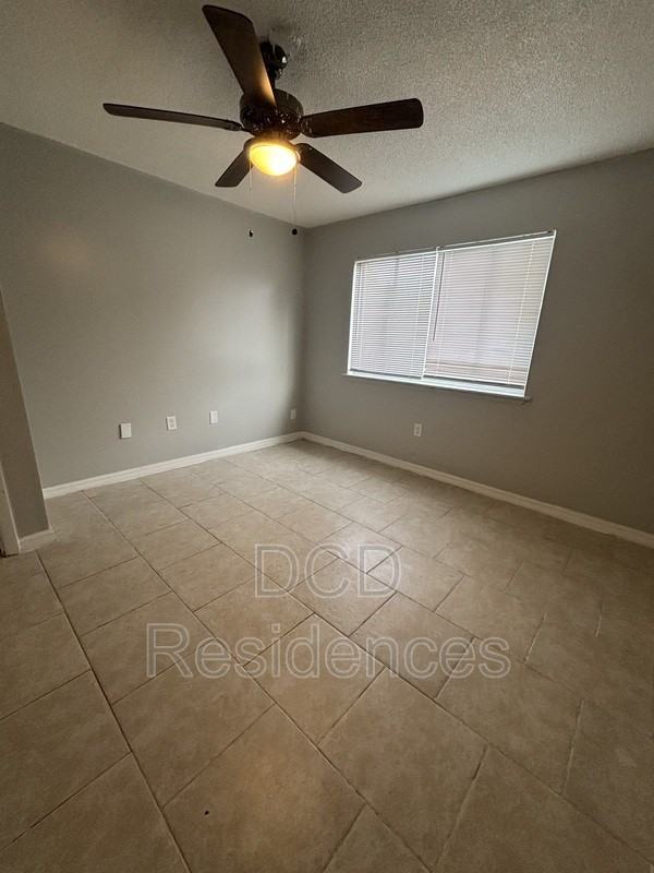 3202 S Orlando Dr - Photo 4 of 6