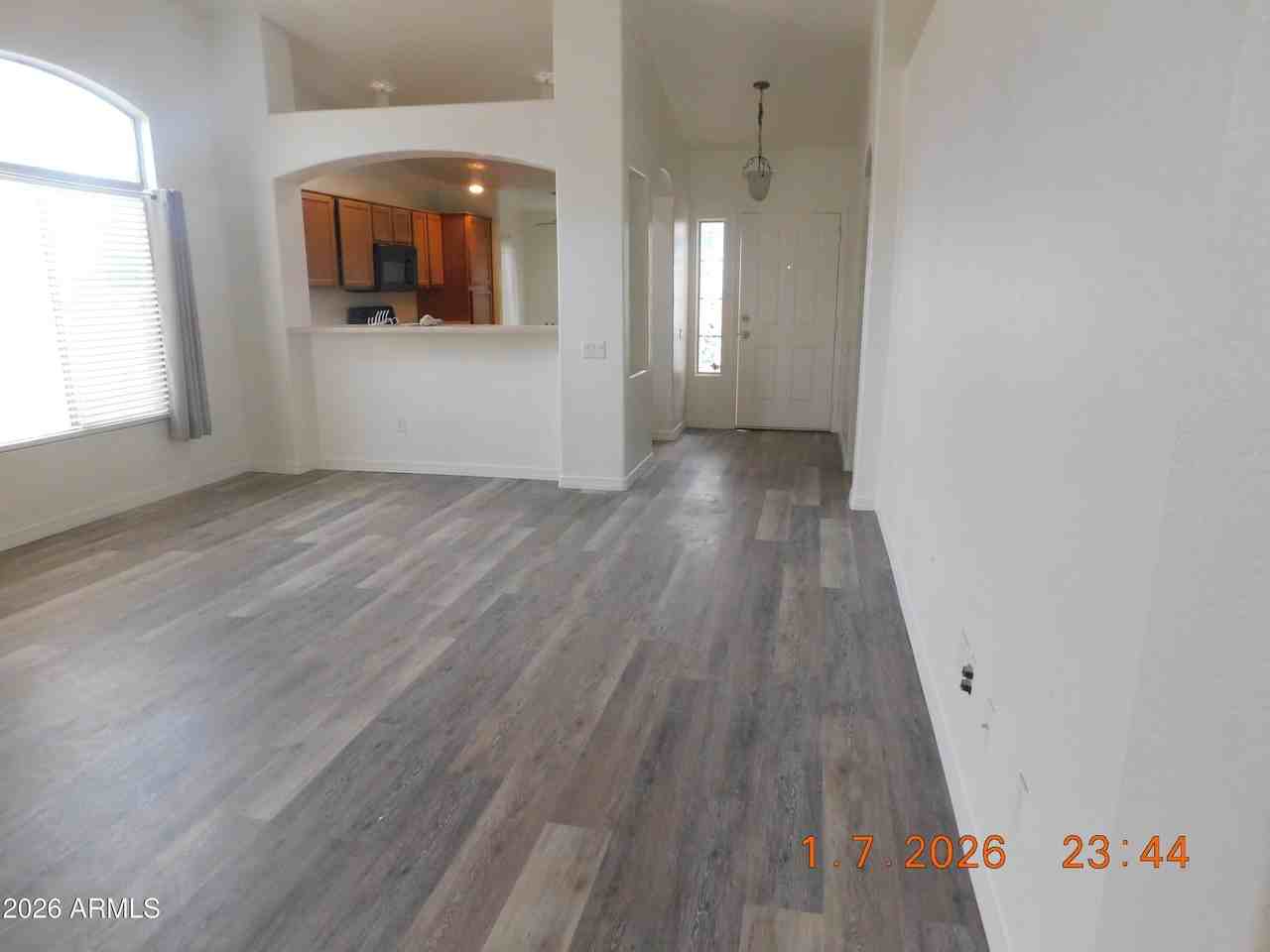 7031 W Louise Dr - Photo 4 of 15