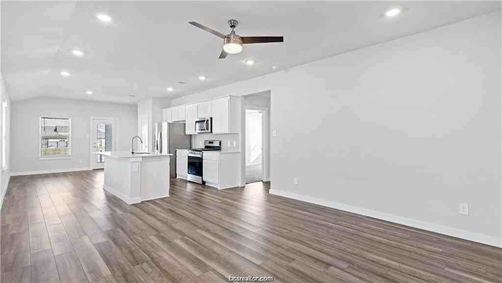 1210 Amistad Loop - Photo 4 of 21