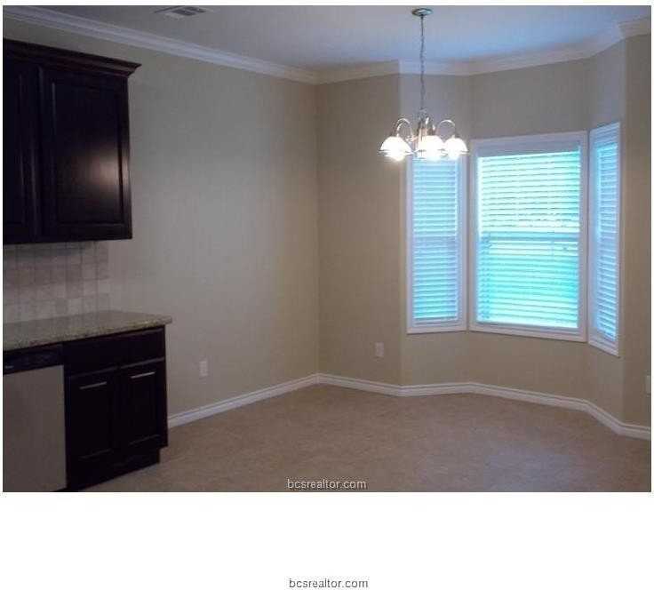 1322 Milner Dr - Photo 2 of 15