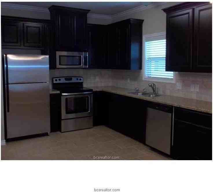 1322 Milner Dr - Photo 3 of 15