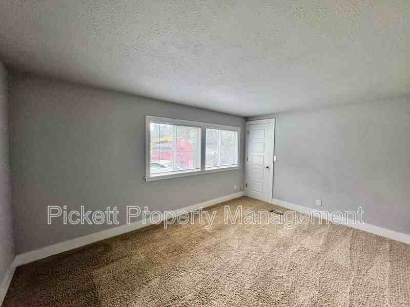 2018 Jensen Ave Ne - Photo 7 of 16