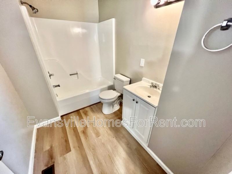 2814 B St - Photo 6 of 7