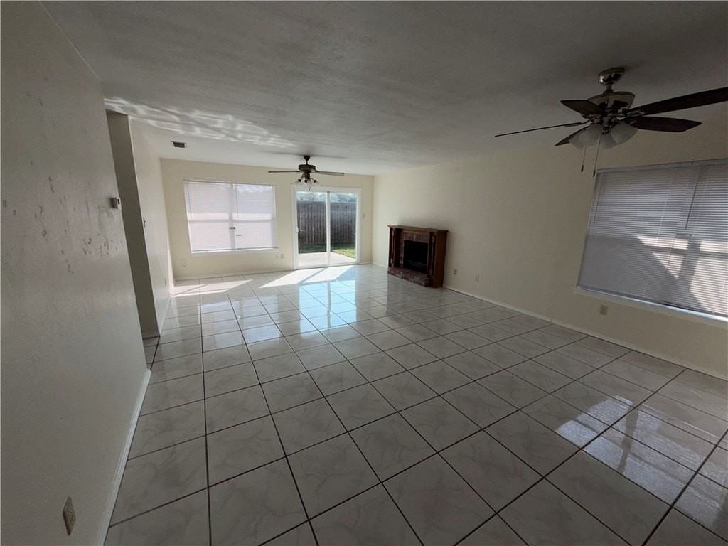 2230 Bird Island Dr - Photo 4 of 18