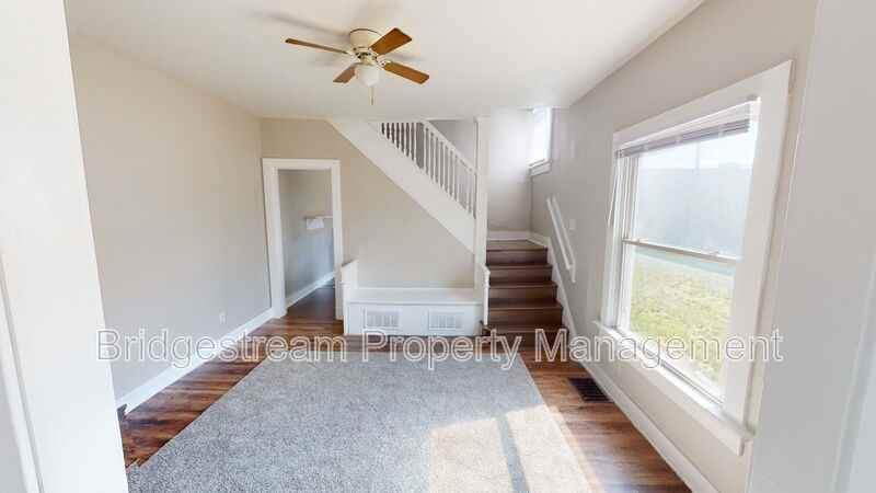 808 Huffman Ave - Photo 2 of 9