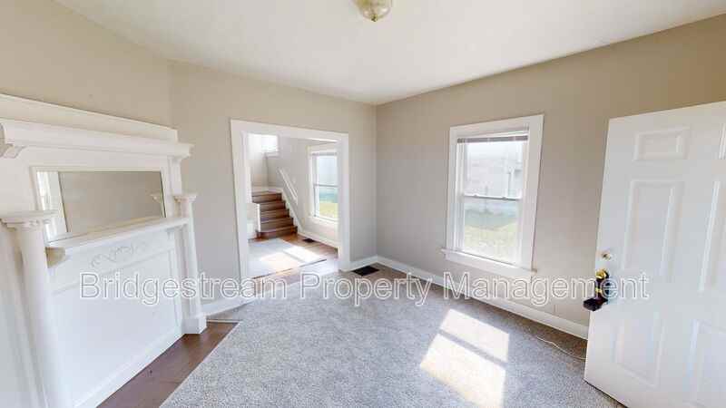 808 Huffman Ave - Photo 3 of 9