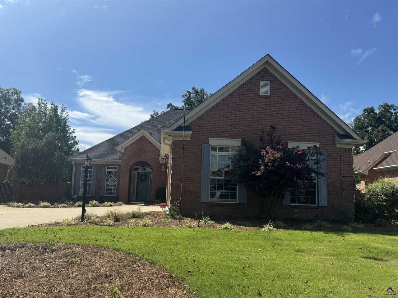 110 Macintosh Ln - Photo 2 of 17