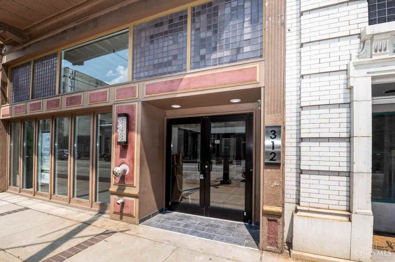 312 W 4th St Unit 304 #304 - Photo 2 of 15