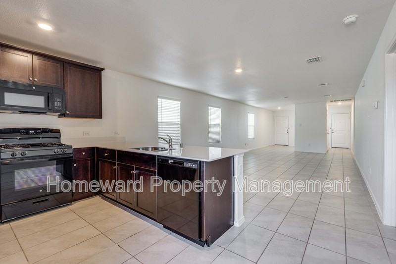 3612 Kinglet Ct - Photo 2 of 10