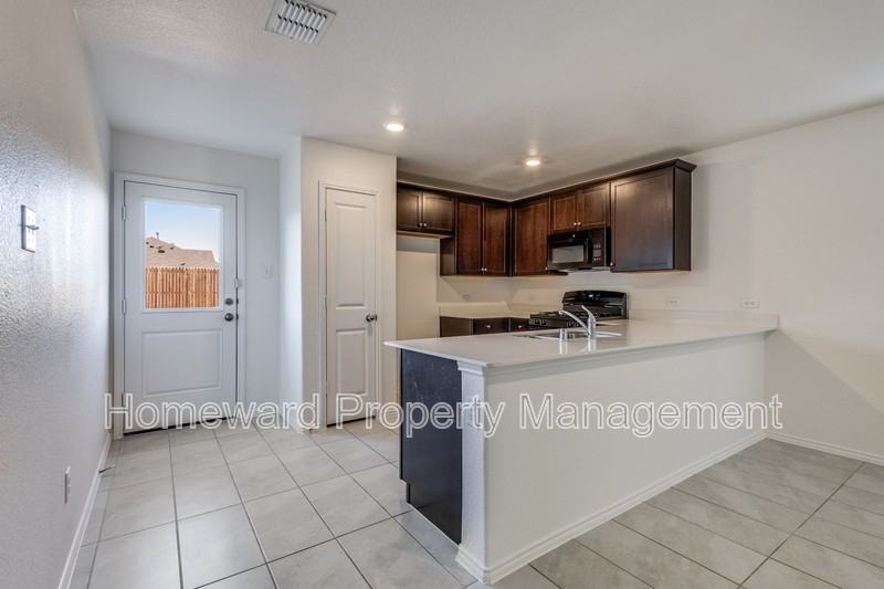 3612 Kinglet Ct - Photo 3 of 10