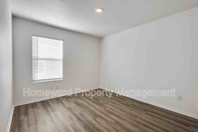 3612 Kinglet Ct - Photo 7 of 10