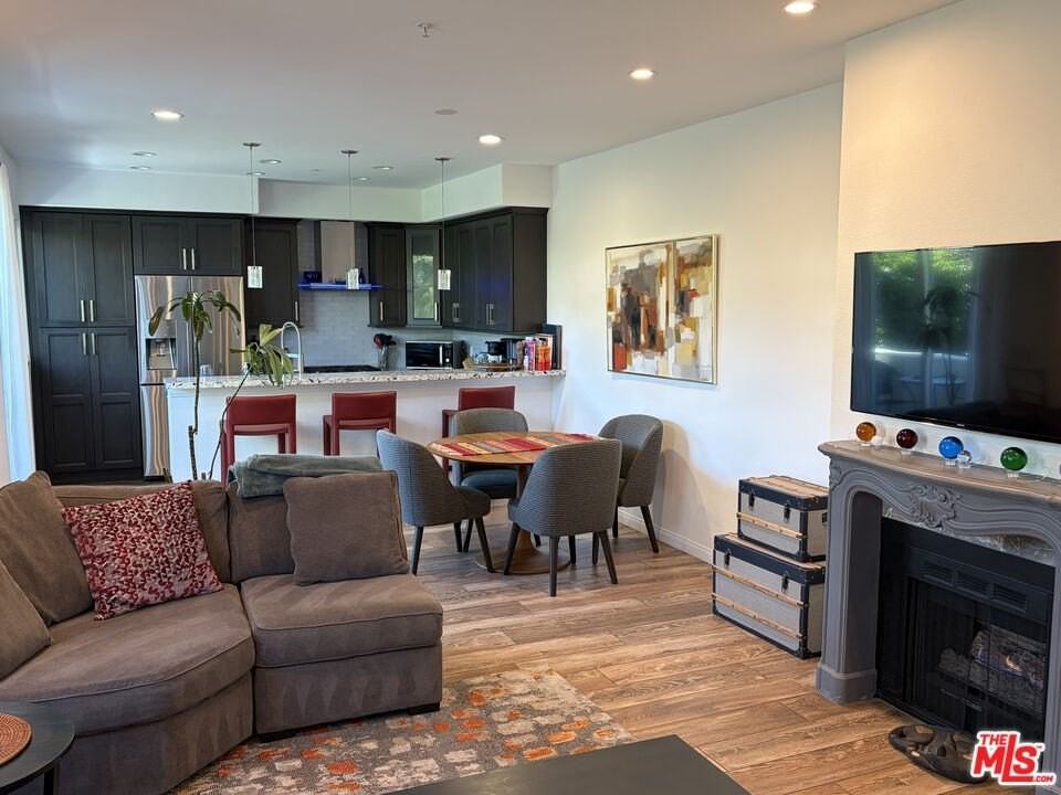 1076 S Orange Grove Ave Apt 10 #10 - Photo 7 of 26