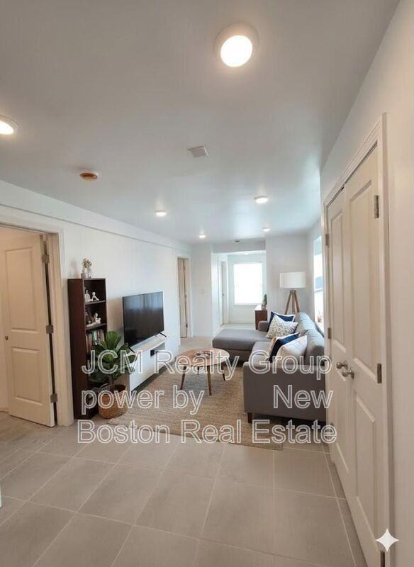 139 Marlborough St #4 - Photo 2 of 8
