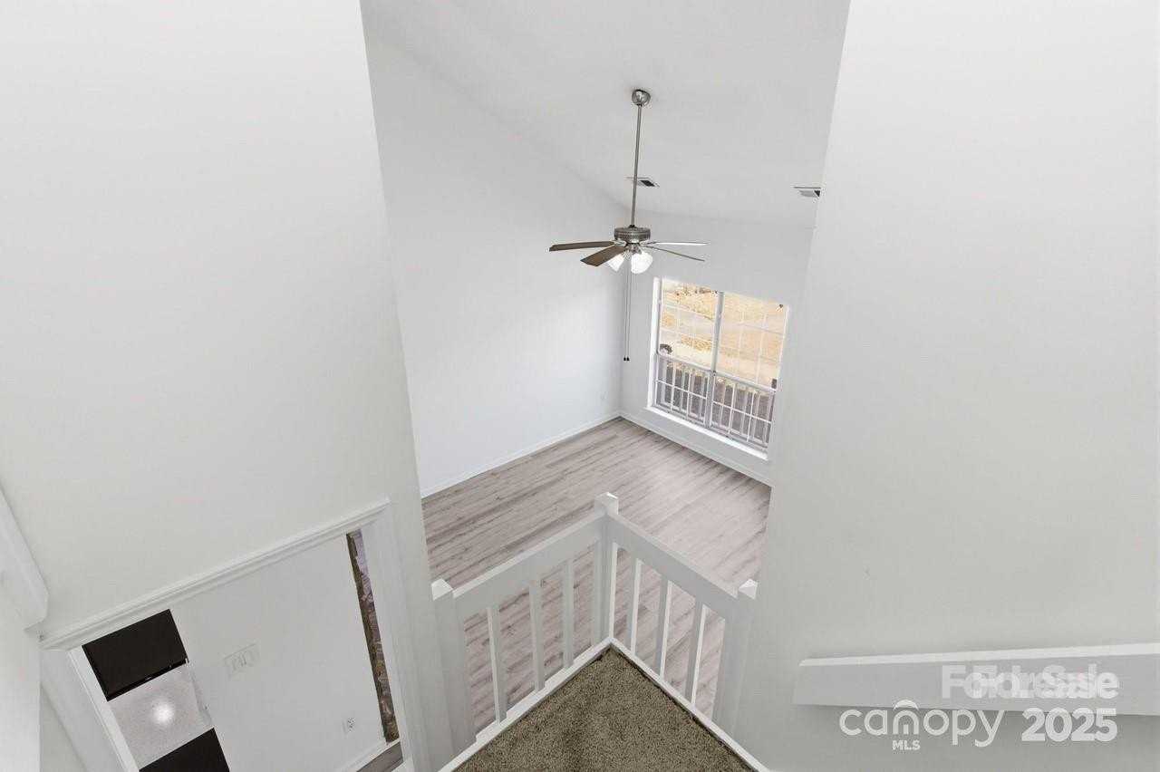 6113 Windsor Gate Ln - Photo 4 of 9