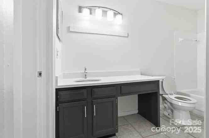 6113 Windsor Gate Ln - Photo 6 of 9