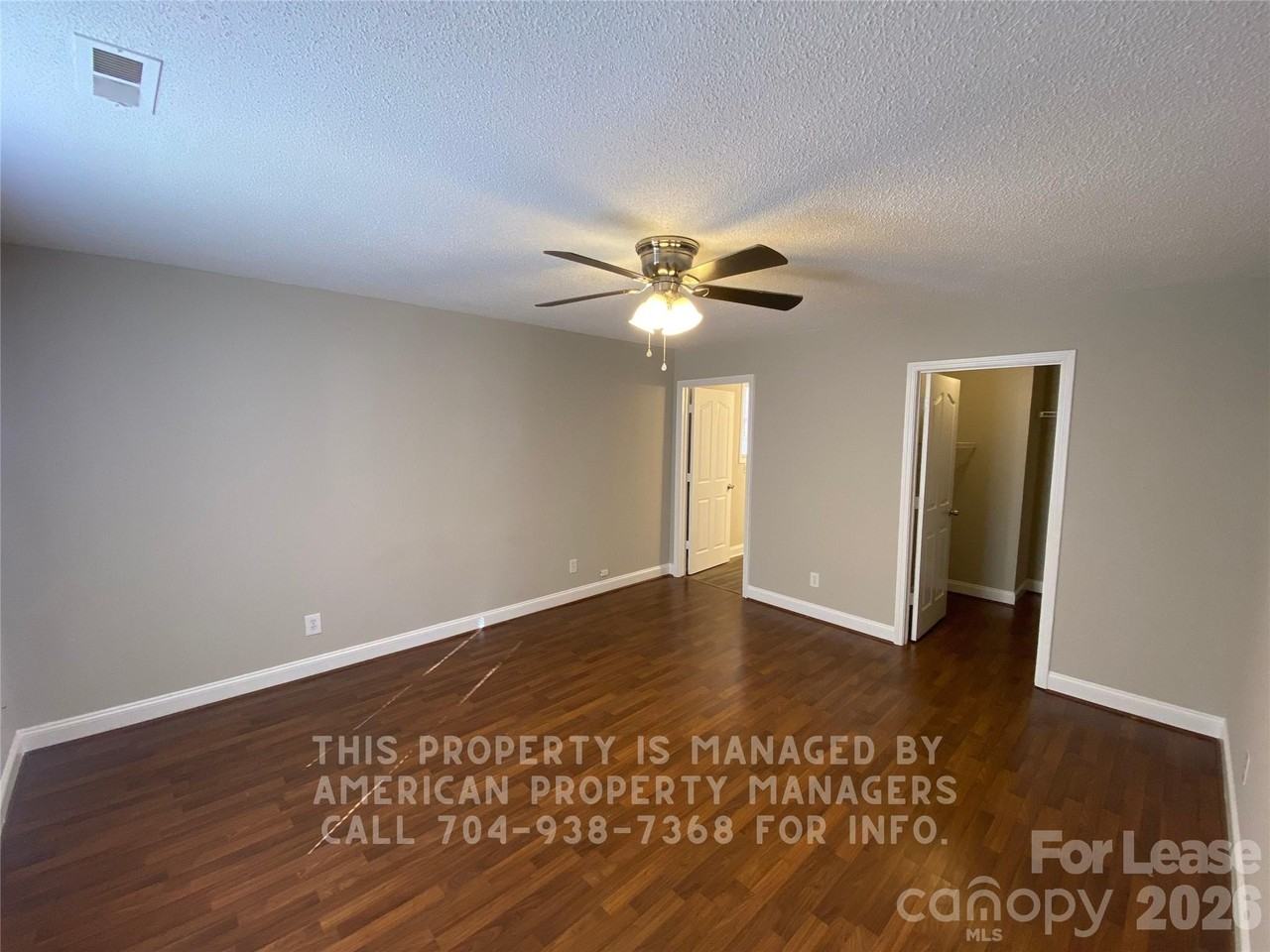 911 Skyland St - Photo 5 of 11