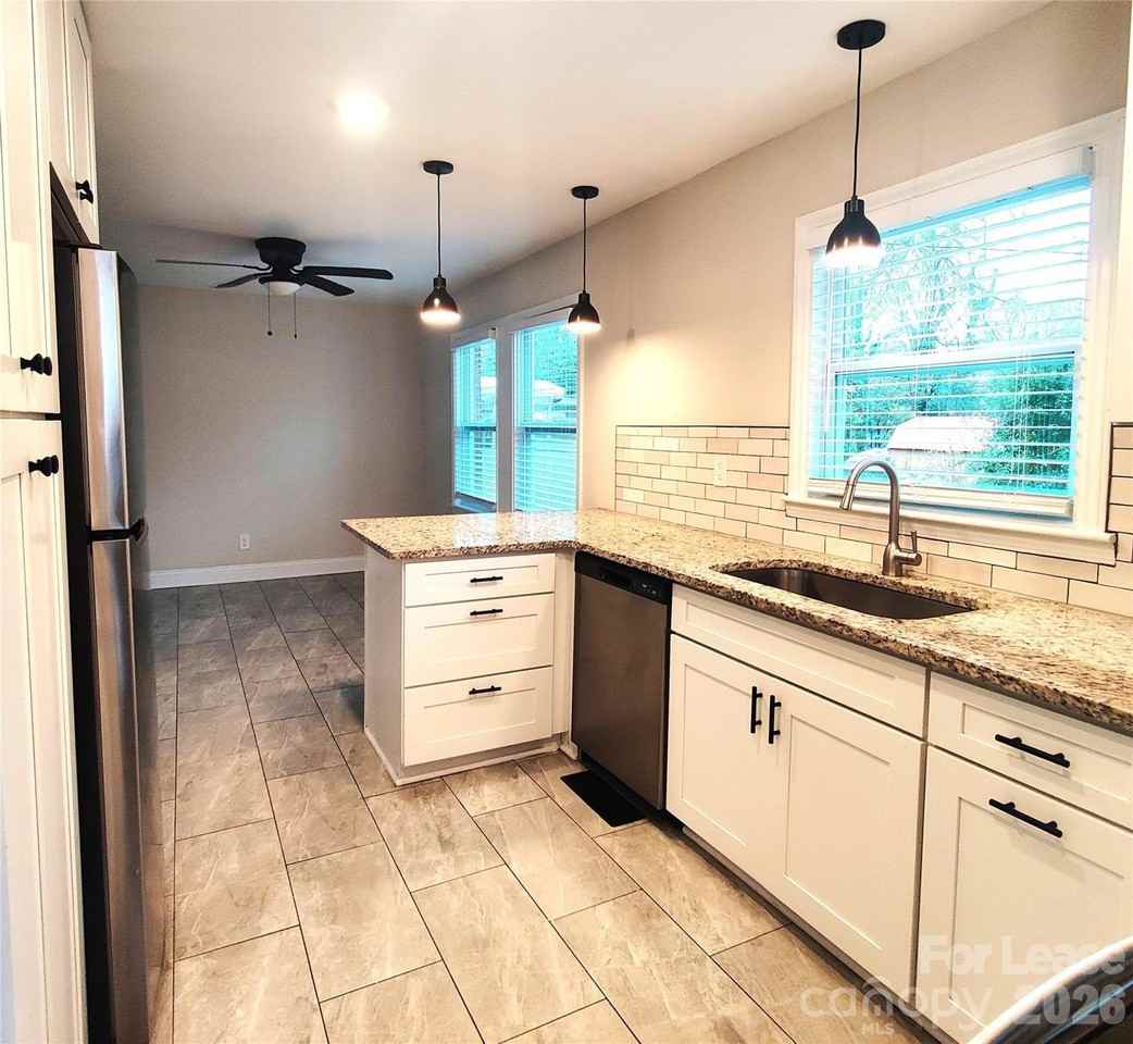 2400 Pruitt St - Photo 6 of 20