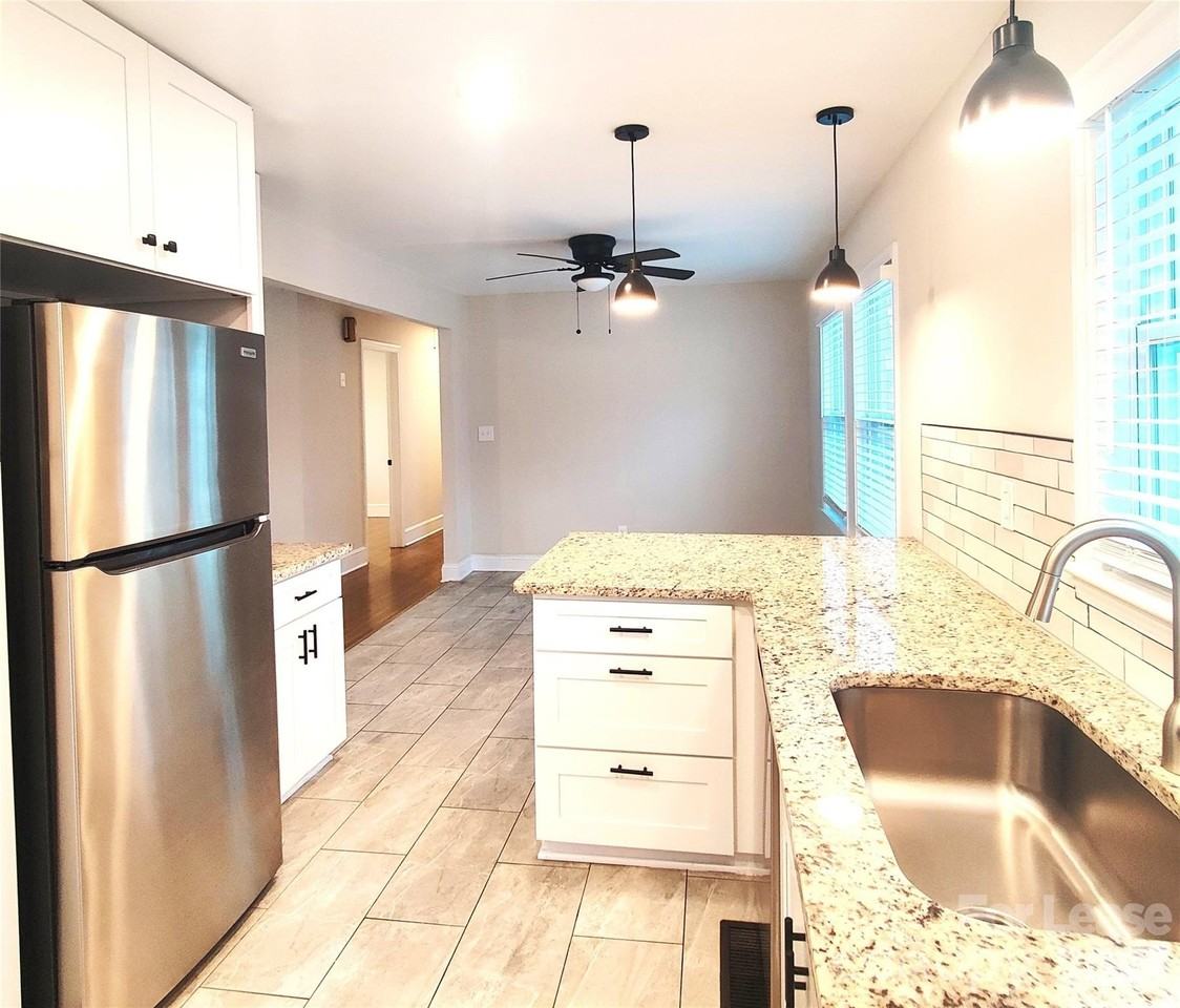 2400 Pruitt St - Photo 7 of 20